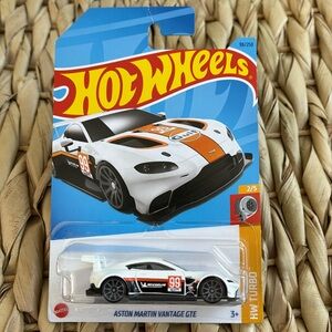 Hot Wheels Race Car Aston Martin Racer Vantage GTE Turbo Hotwheels Gulf Racing 🆕